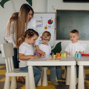 Знижка у розмірі 50% на абонемент занять курсу «Дошколярик» від AlexaKids