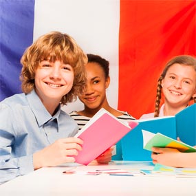 Знижка 50% на парні онлайн-заняття з французької мови від центру іноземних мов M.O.V.A School