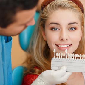 Знижка 1000 грн на відбілювання зубів від стоматологічної клініки «UV-СИСТЕМ»
